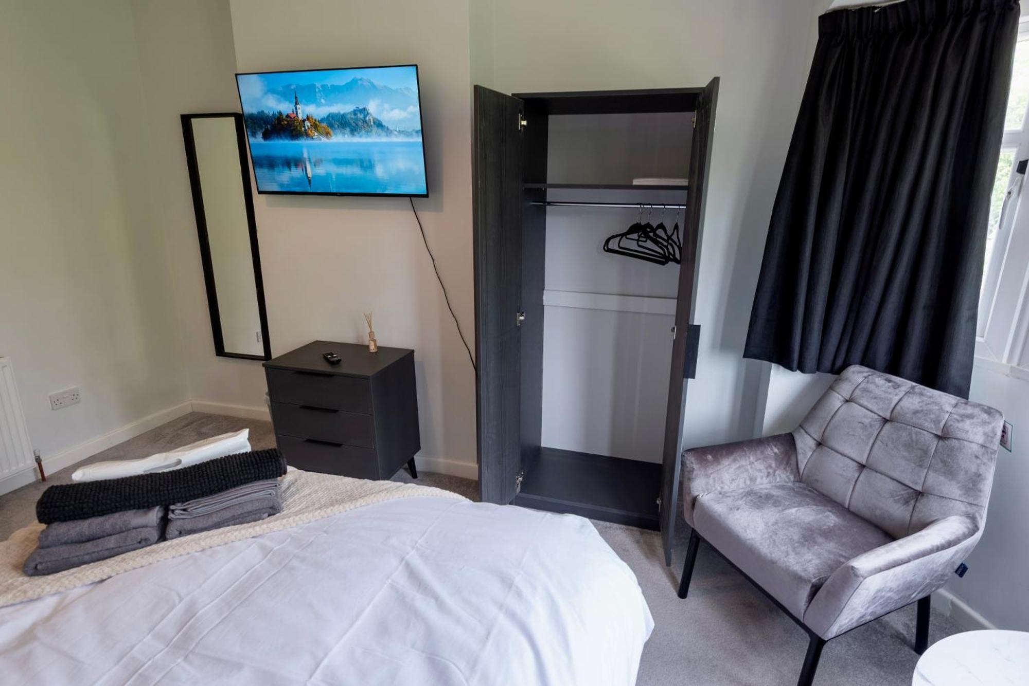 Double Room In Refurbished 5 Bed Home With Wifi And Tv BW Room 4 Solihull Kültér fotó
