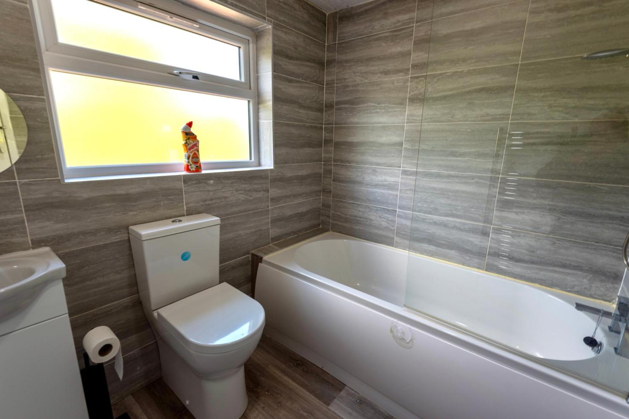 Double Room In Refurbished 5 Bed Home With Wifi And Tv BW Room 4 Solihull Kültér fotó
