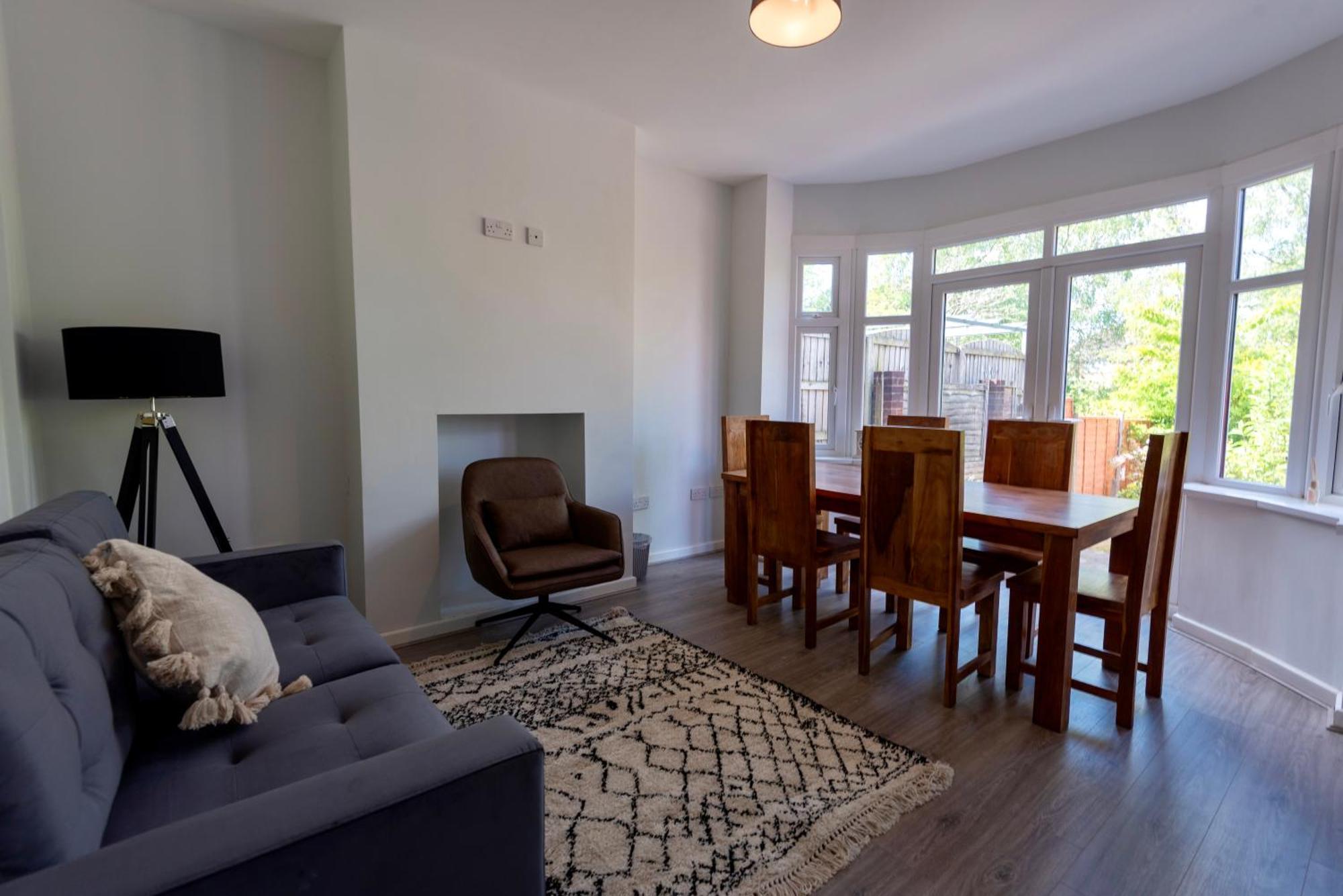 Double Room In Refurbished 5 Bed Home With Wifi And Tv BW Room 4 Solihull Kültér fotó